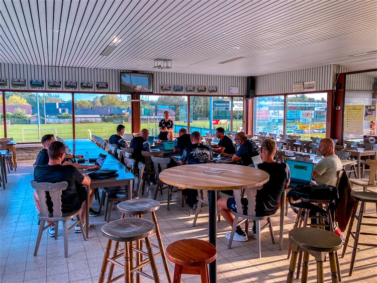 FC Esperanza haalt opleiding Trainer UEFA B binnen